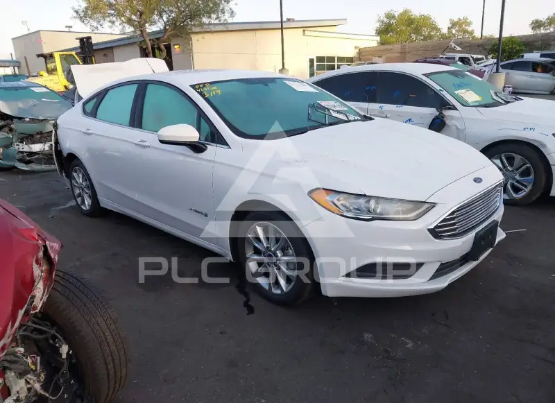 2017 Ford FUSION фото