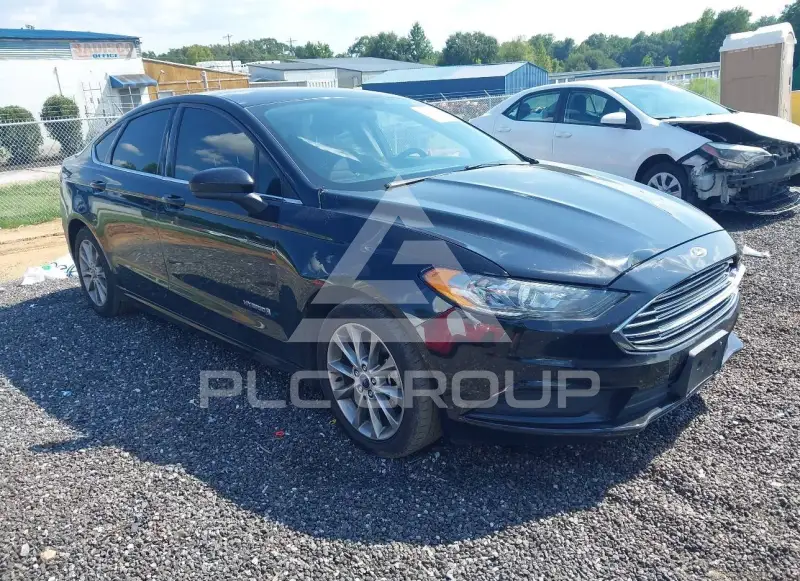 2017 Ford FUSION фото