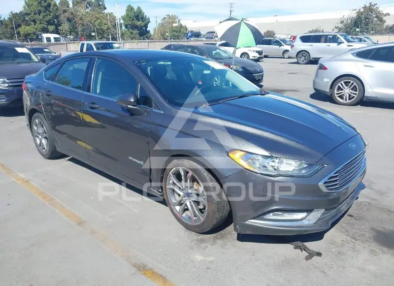 2017 Ford FUSION фото