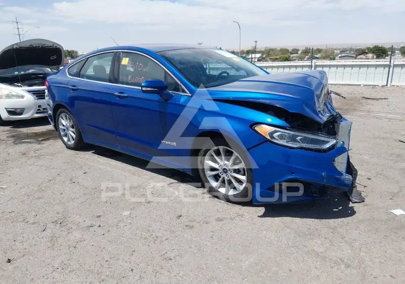 2017 Ford FUSION photo