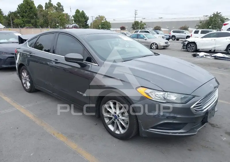 2017 Ford FUSION фото