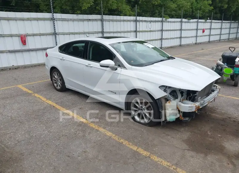 2017 Ford FUSION photo