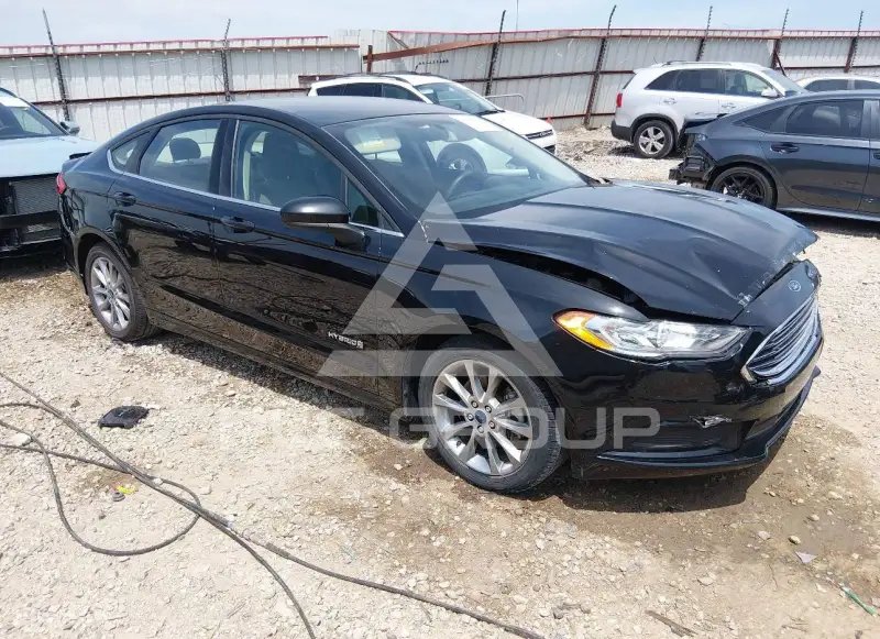 2017 Ford FUSION фото