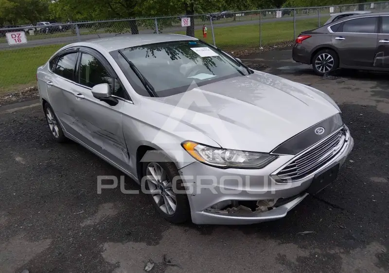 2017 Ford FUSION фото