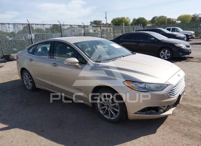 2017 Ford FUSION фото