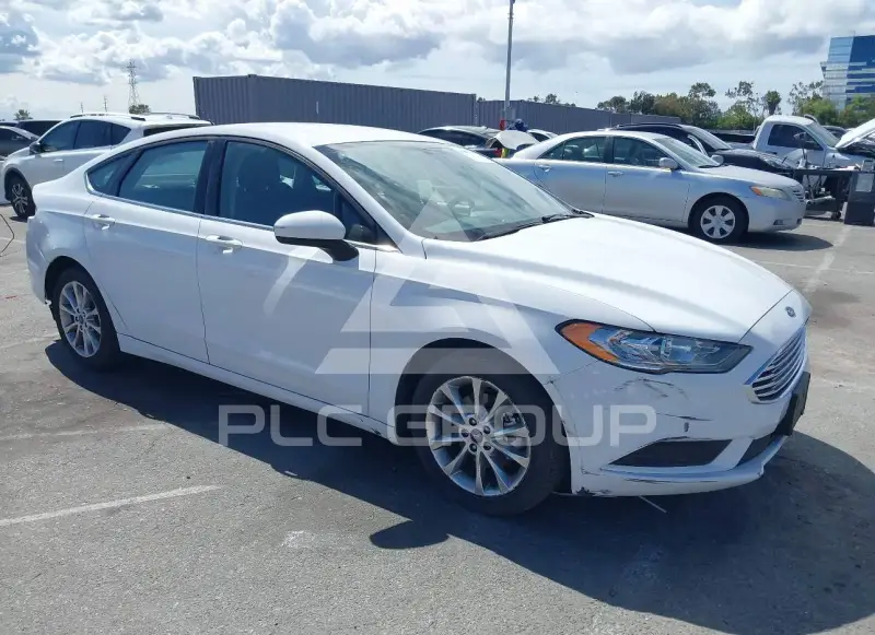 2017 Ford FUSION фото