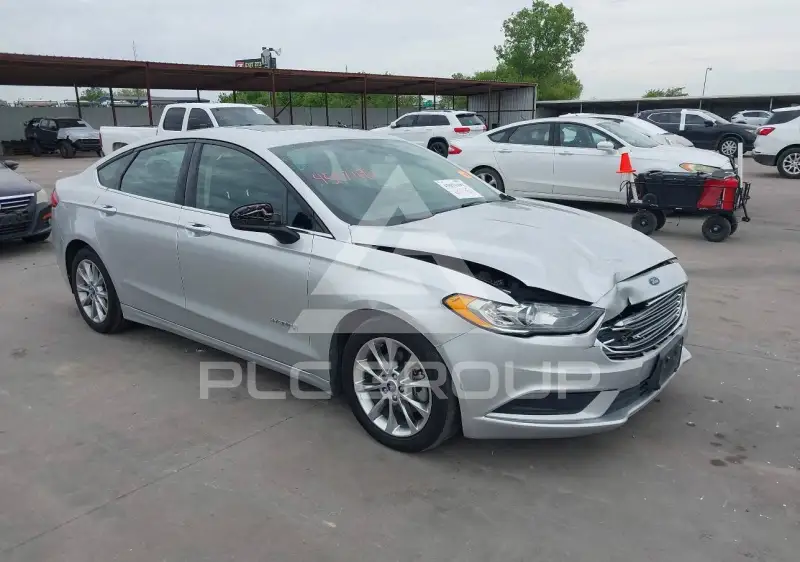 2017 Ford FUSION photo