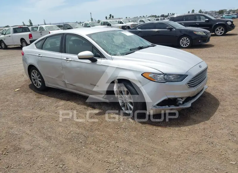 2017 Ford FUSION фото
