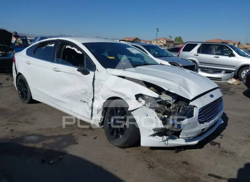 2017 Ford FUSION фото