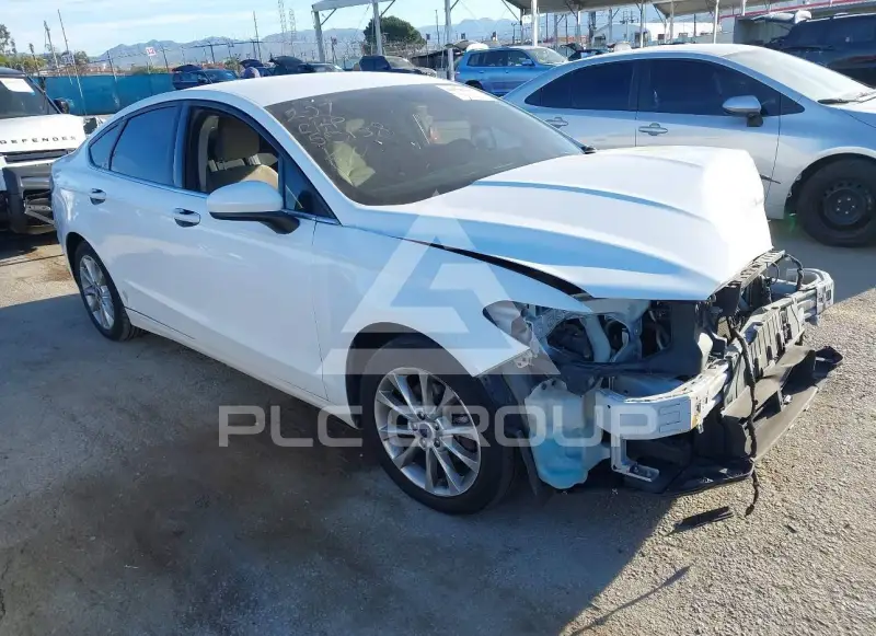 2017 Ford FUSION photo