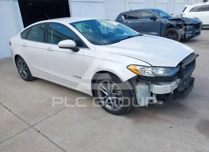 2017 Ford FUSION photo