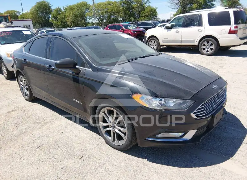 2017 Ford FUSION photo