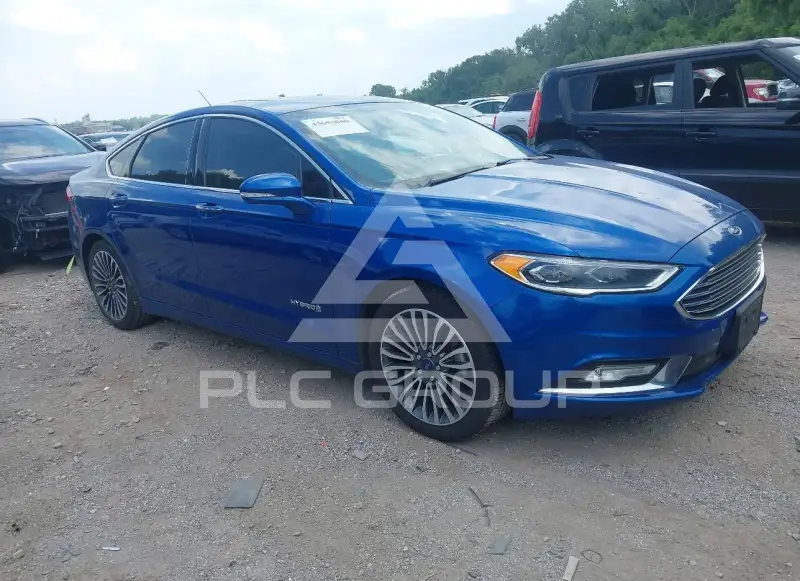 2017 Ford FUSION photo