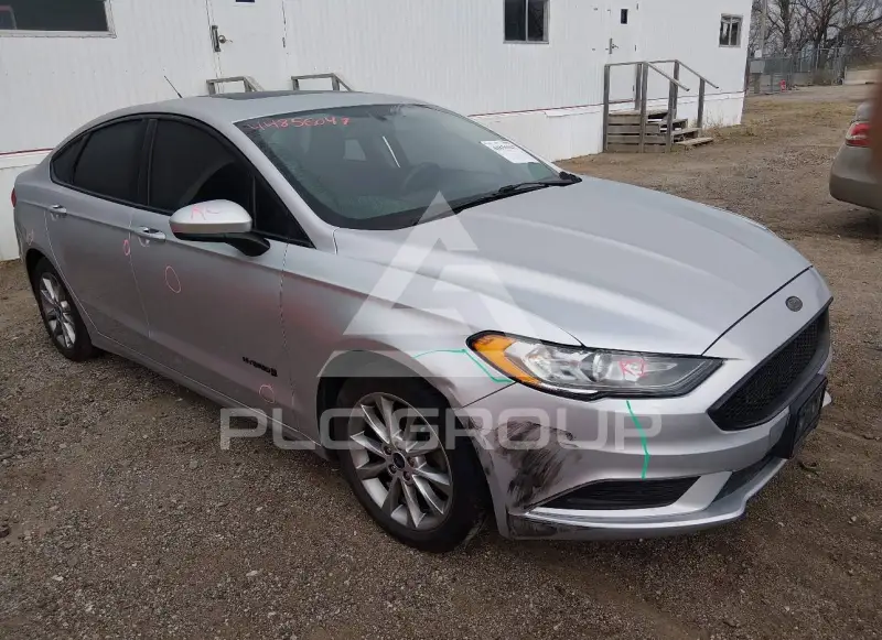 2017 Ford FUSION photo