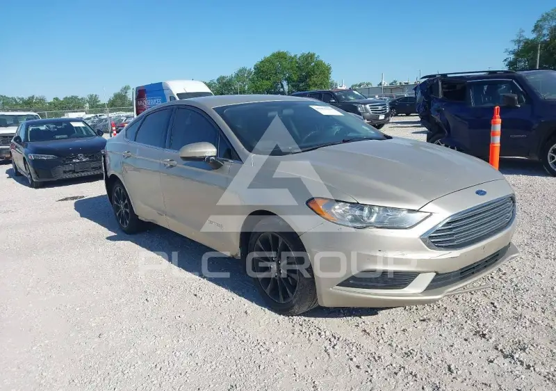 2017 Ford FUSION фото