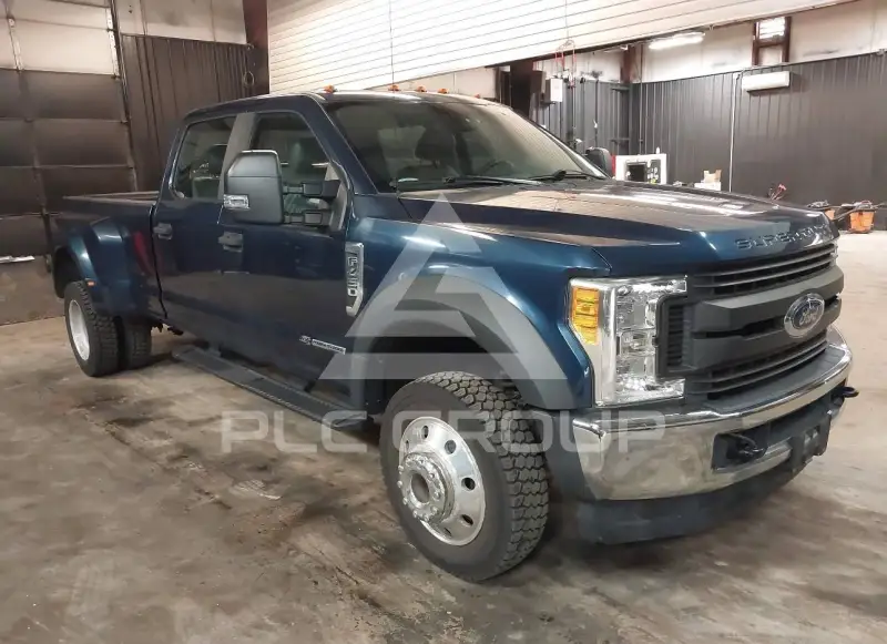 2017 Ford F-450 photo