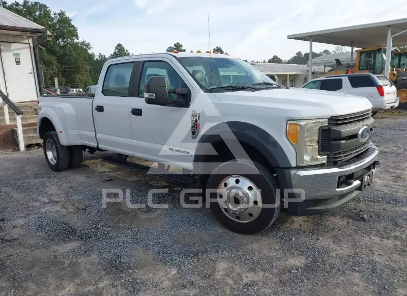 2017 Ford F-450 photo