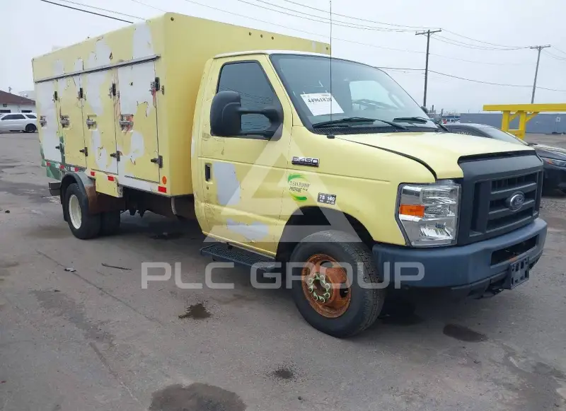 2017 Ford E-450 photo