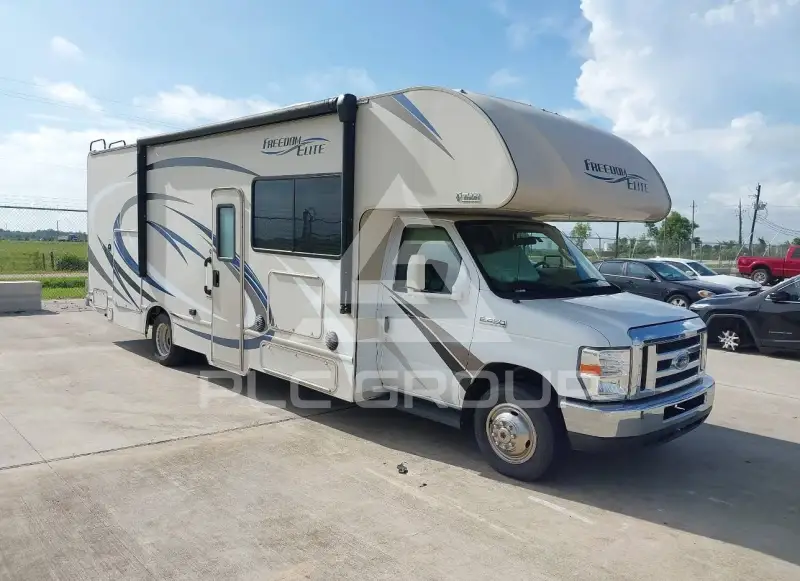 2017 Ford E-450 photo