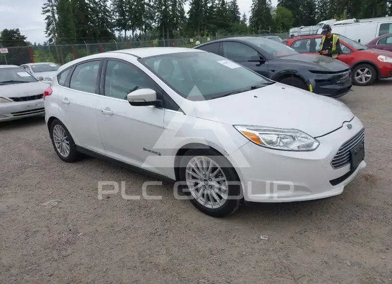 2017 Ford FOCUS photo