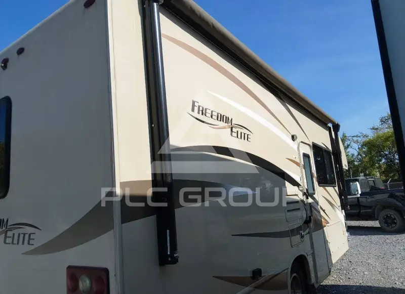 2017 Ford E-350 photo