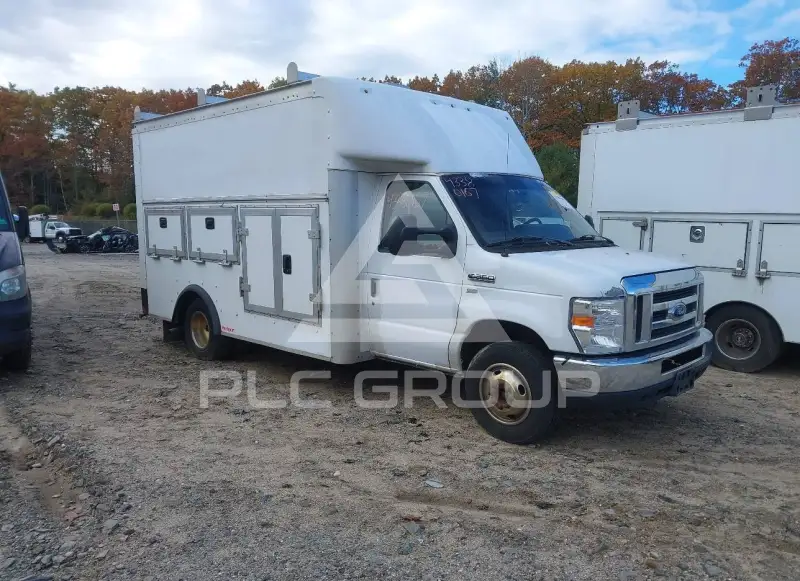 2017 Ford E-350 фото