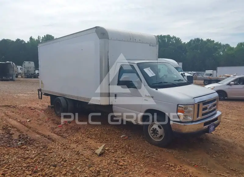 2017 Ford E-350 photo