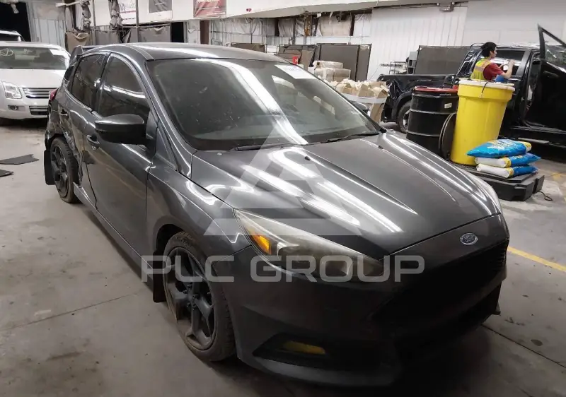 2017 Ford FOCUS фото