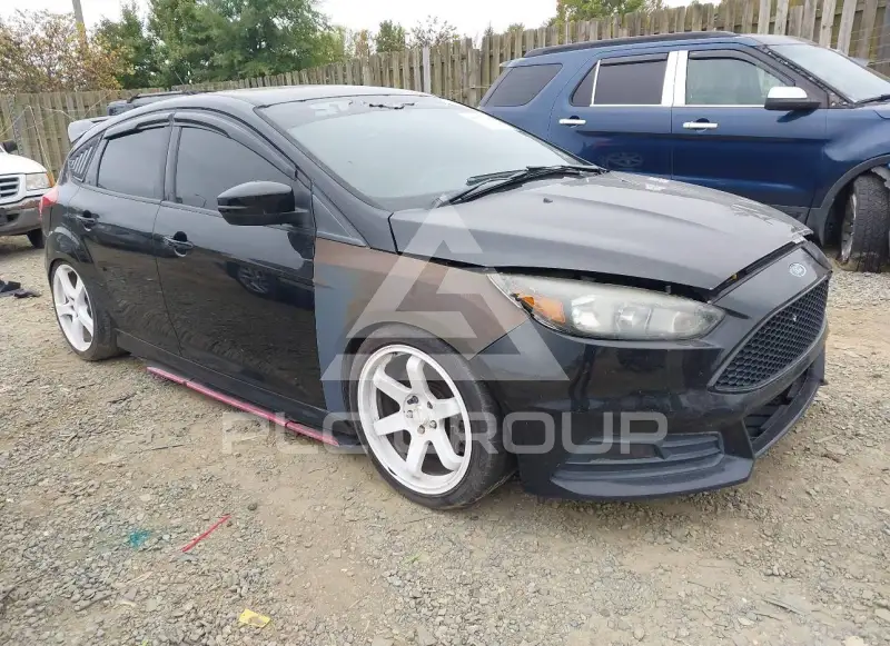 2017 Ford FOCUS фото