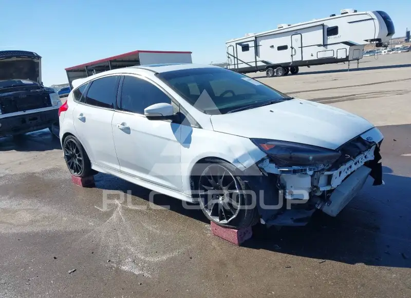 2017 Ford FOCUS фото