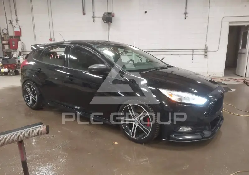 2017 Ford FOCUS фото