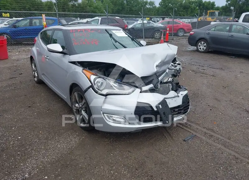 2017 Hyundai Veloster photo
