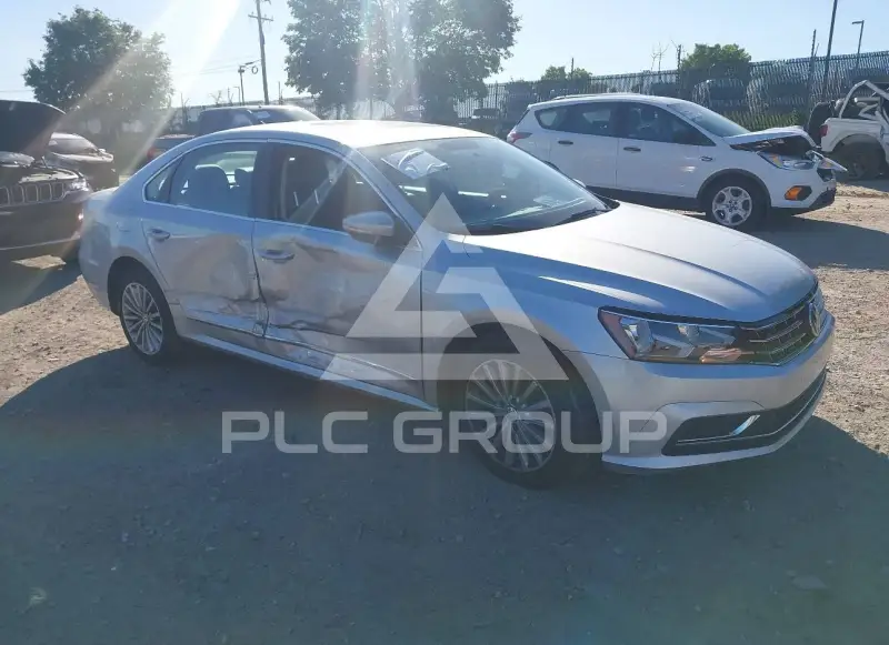 2017 Volkswagen Passat photo