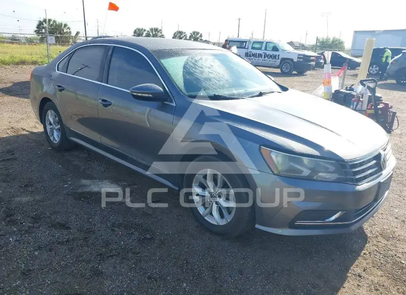 2017 Volkswagen Passat photo