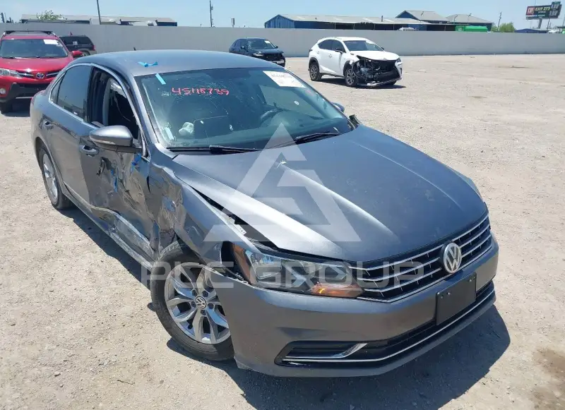 2017 Volkswagen Passat photo