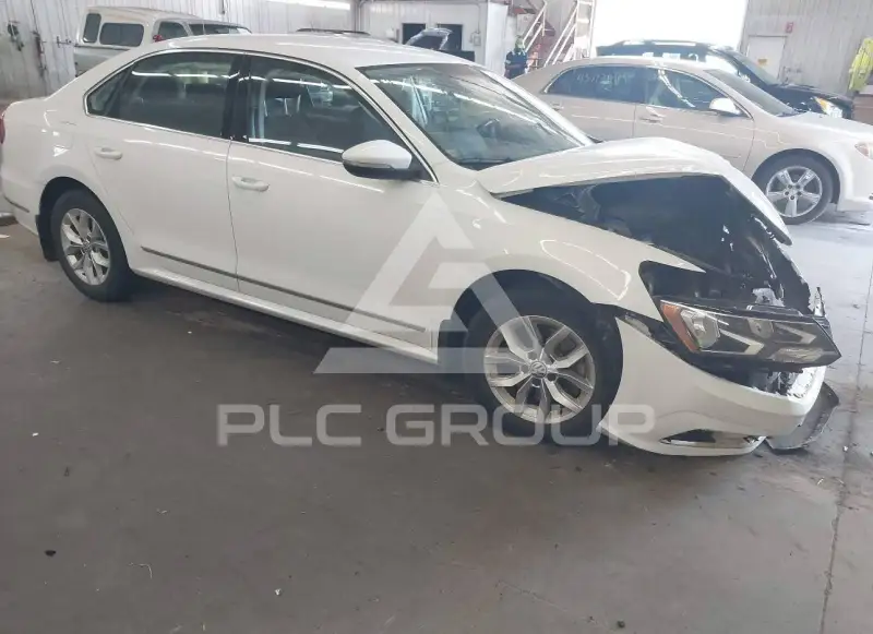2017 Volkswagen Passat photo