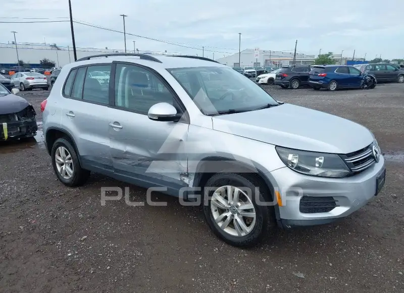 2017 Volkswagen Tiguan photo