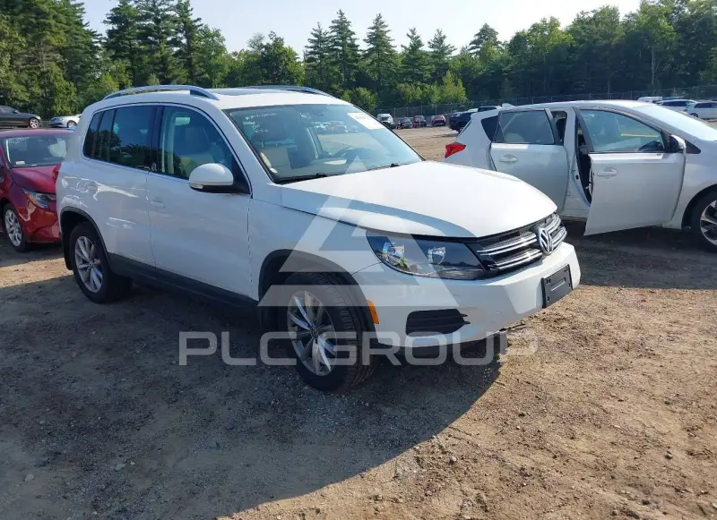 2017 Volkswagen Tiguan photo