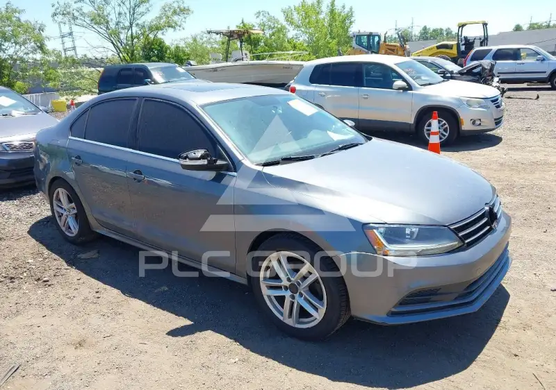 2017 Volkswagen Jetta фото