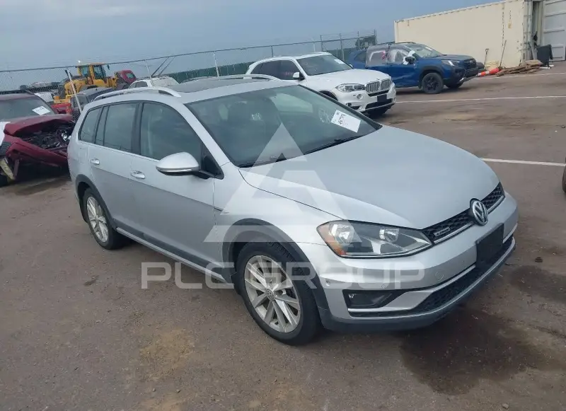 2017 Volkswagen GOLF photo