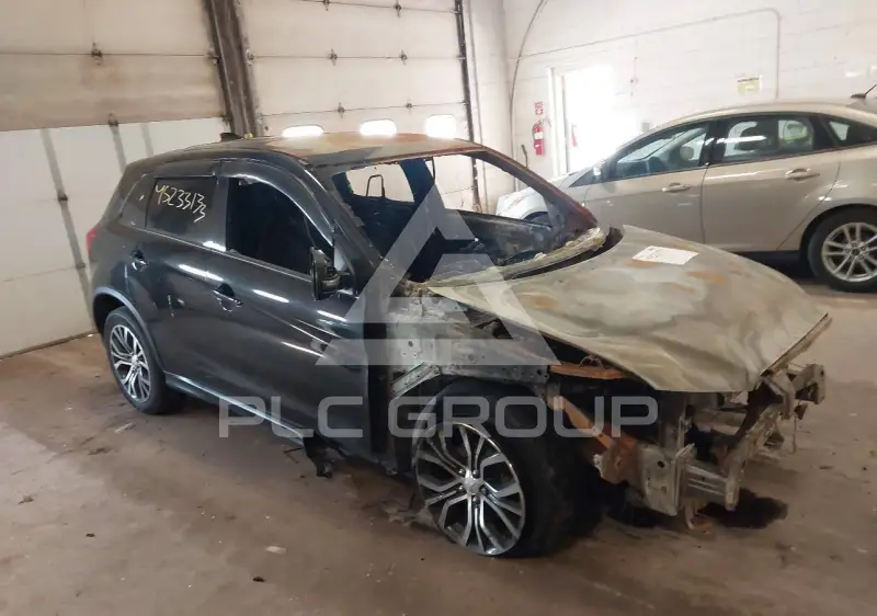 2018 Mitsubishi OUTLANDER фото