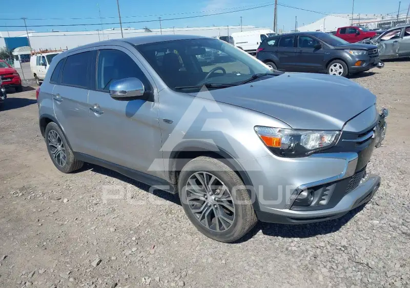 2018 Mitsubishi OUTLANDER photo