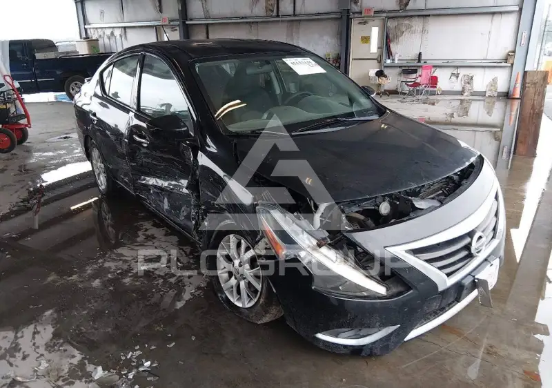 2018 Nissan VERSA фото