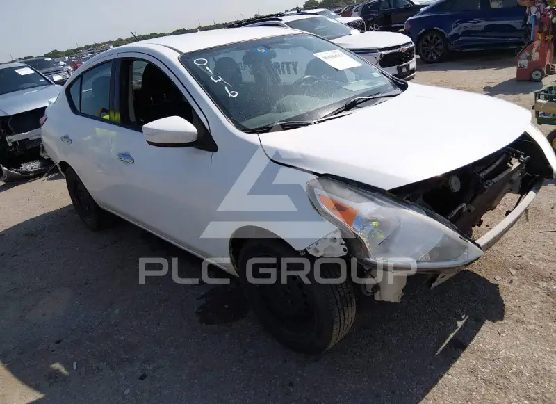 2018 Nissan VERSA фото