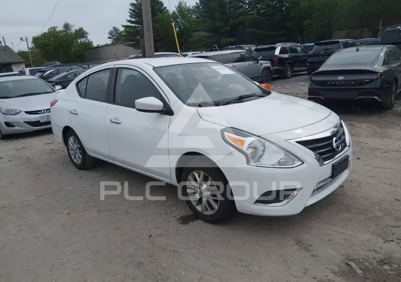 2018 Nissan VERSA фото