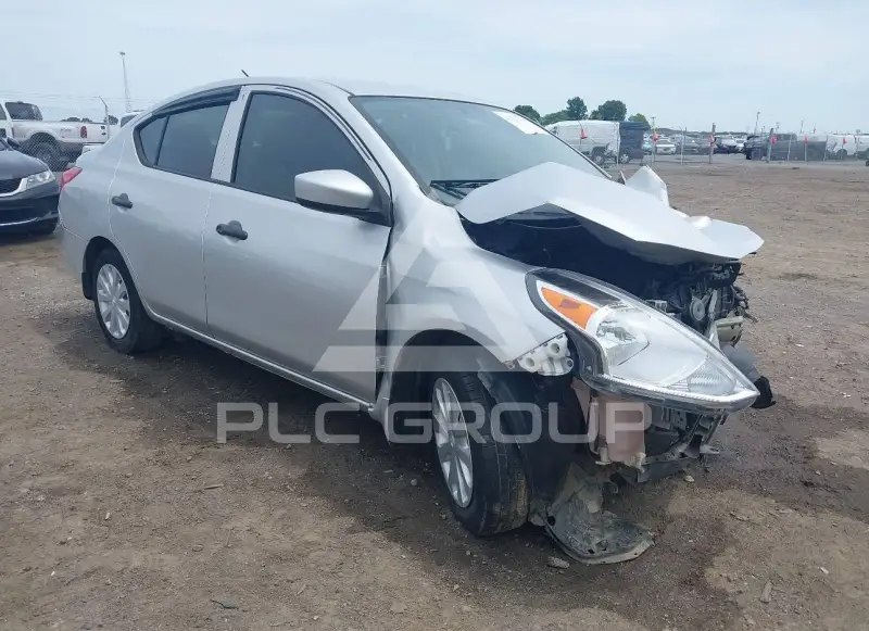 2018 Nissan VERSA photo