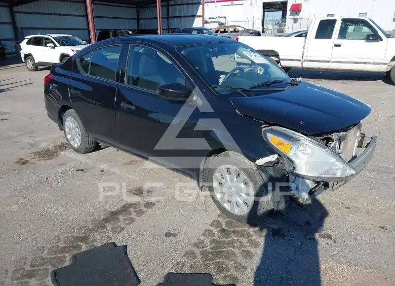 2018 Nissan VERSA фото