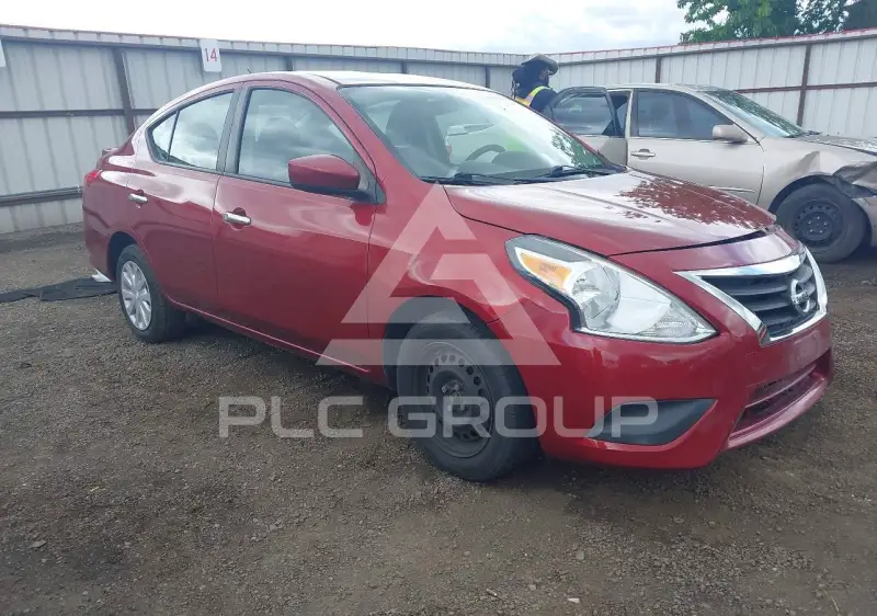 2018 Nissan VERSA фото