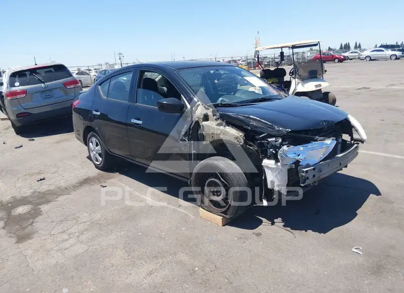 2018 Nissan VERSA фото