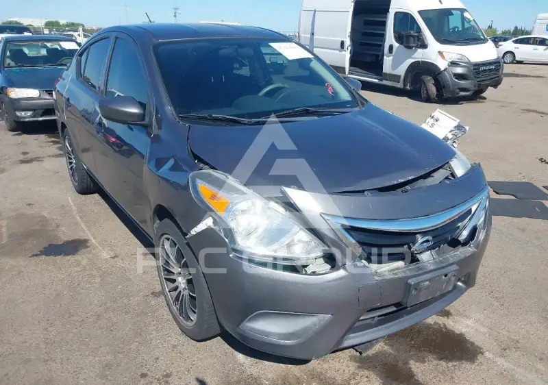 2018 Nissan VERSA photo